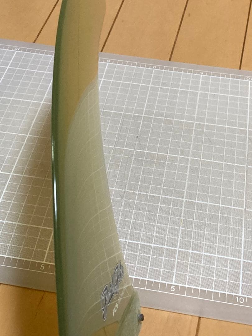 美品　Fluid Foils Dolphin Fin 9.0 スモーク