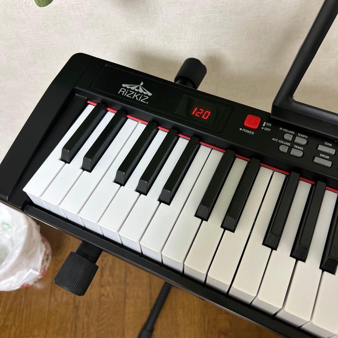 美品！RiZKiZ 61鍵キーボード スリムスタンド・譜面立て付き送料込みです。