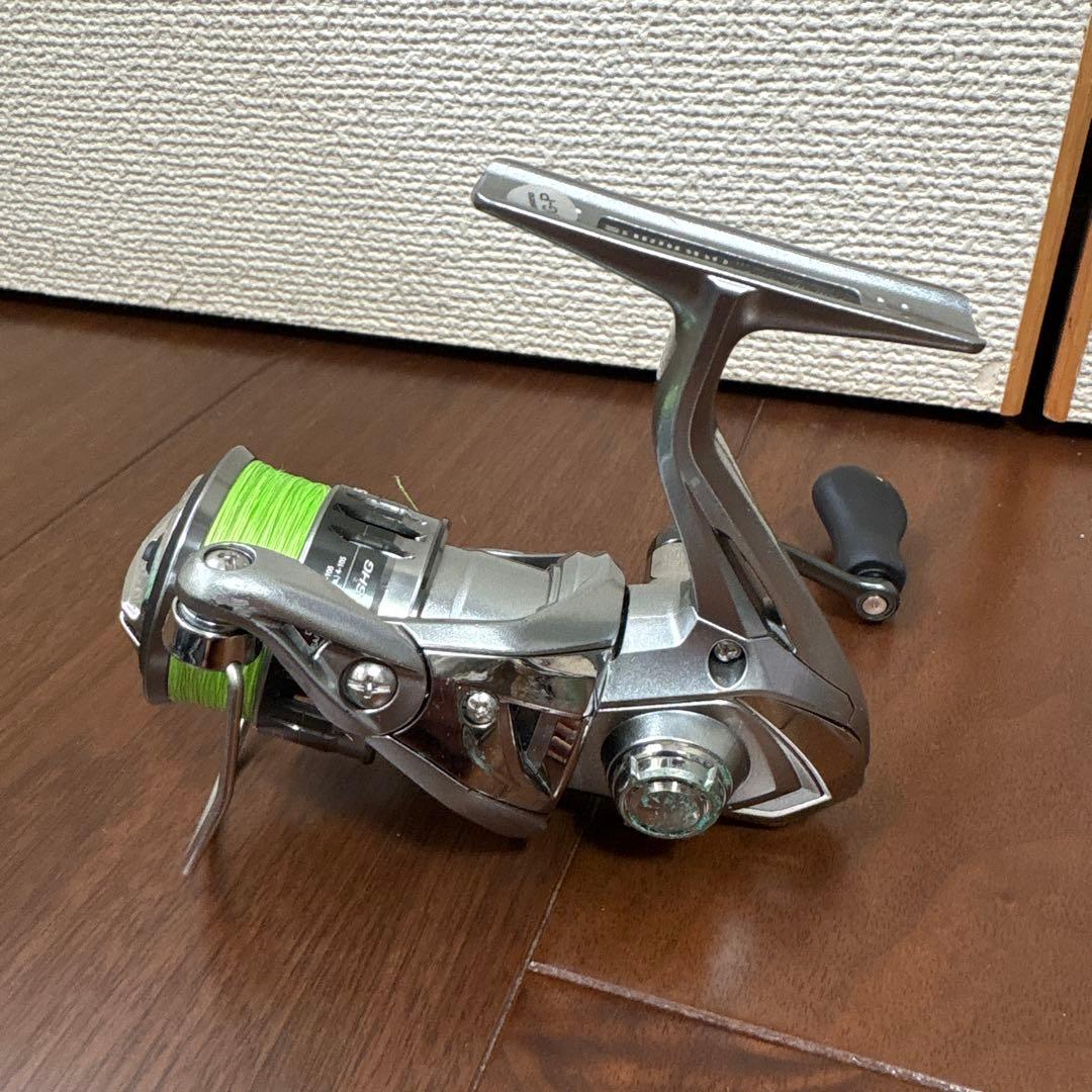 Shimano NASCI スピニングリール シルバー c2000shg