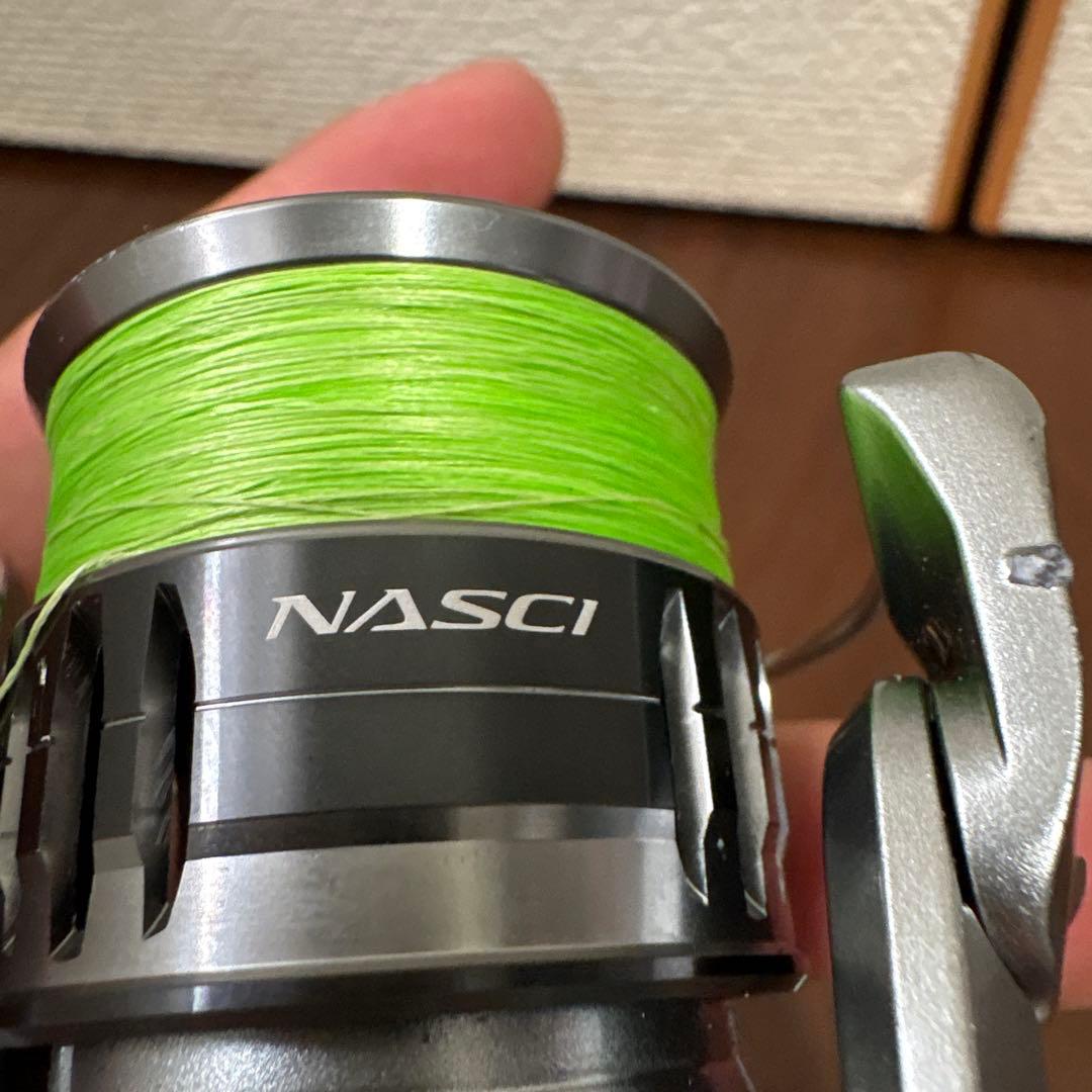 Shimano NASCI スピニングリール シルバー c2000shg