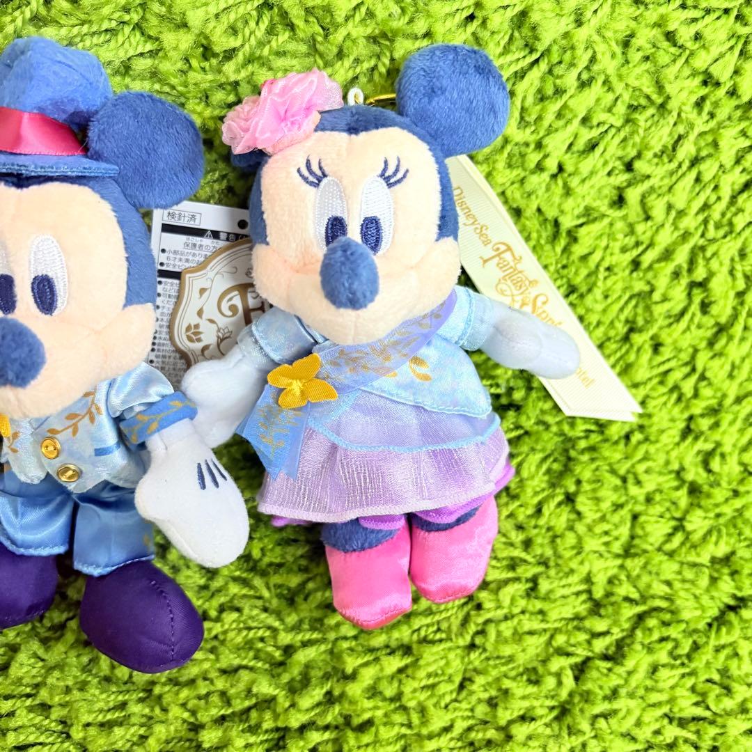 ディズニー　ファンタジースプリングスホテル ミッキー　ミニー　ぬいぐるみバッジ