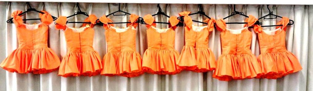 バレエ　オレンジ ミニスカート　ワンピース　花付き5着　花なし２着　帽子付