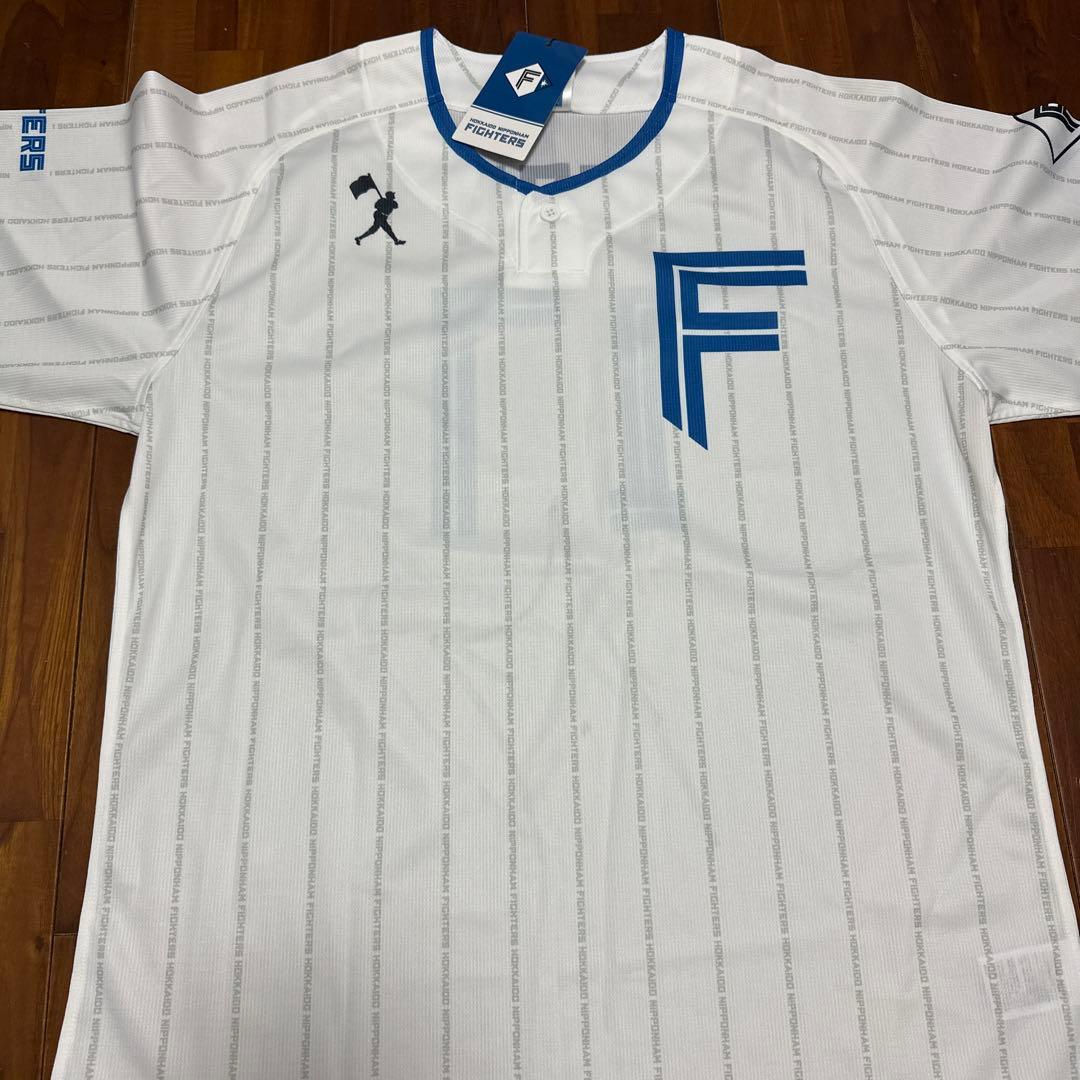 日本ハムファイターズ 伊藤大海選手　直筆サイン入りユニフォーム　L