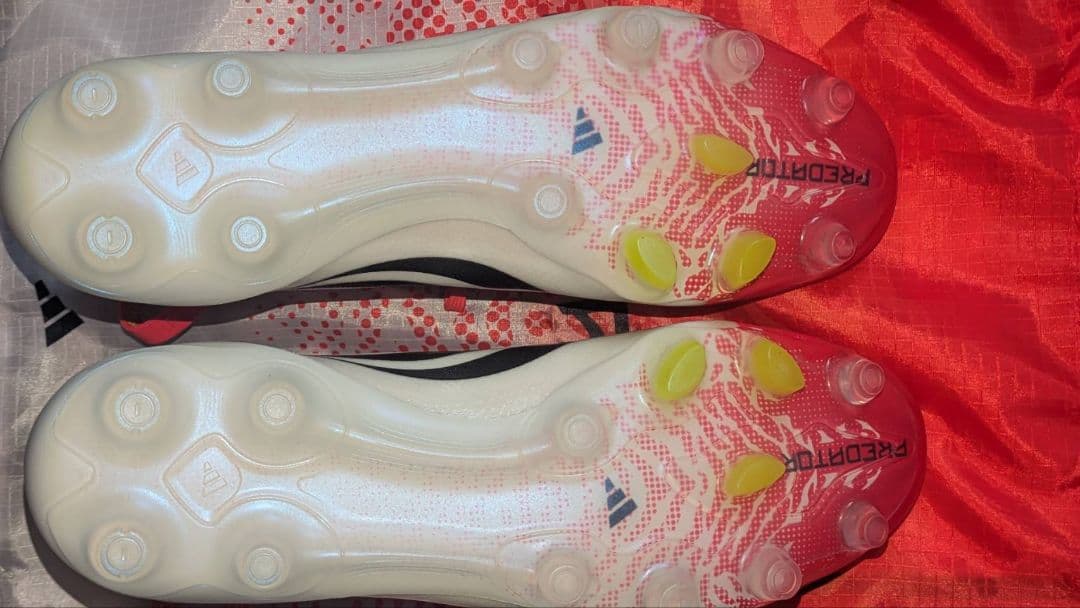 adidas Predator サッカーシューズ レッド