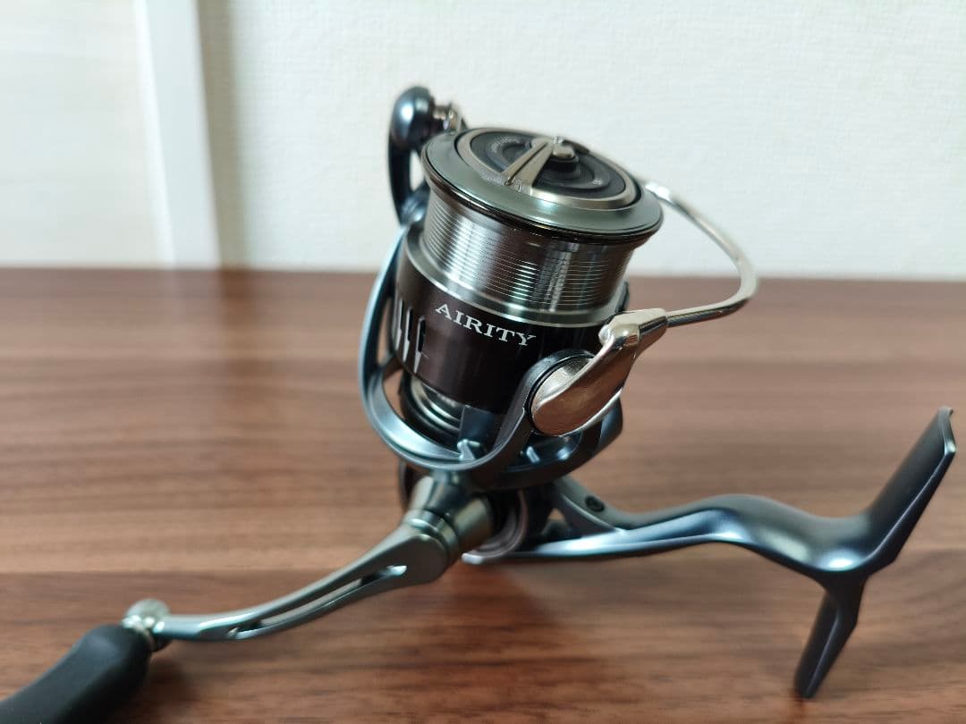 ［ほぼ新品］ダイワ 23エアリティ ST SF2000SS-H