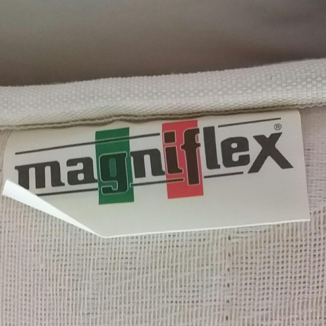 マニフレックス　magniflex　セミダブルベッド
