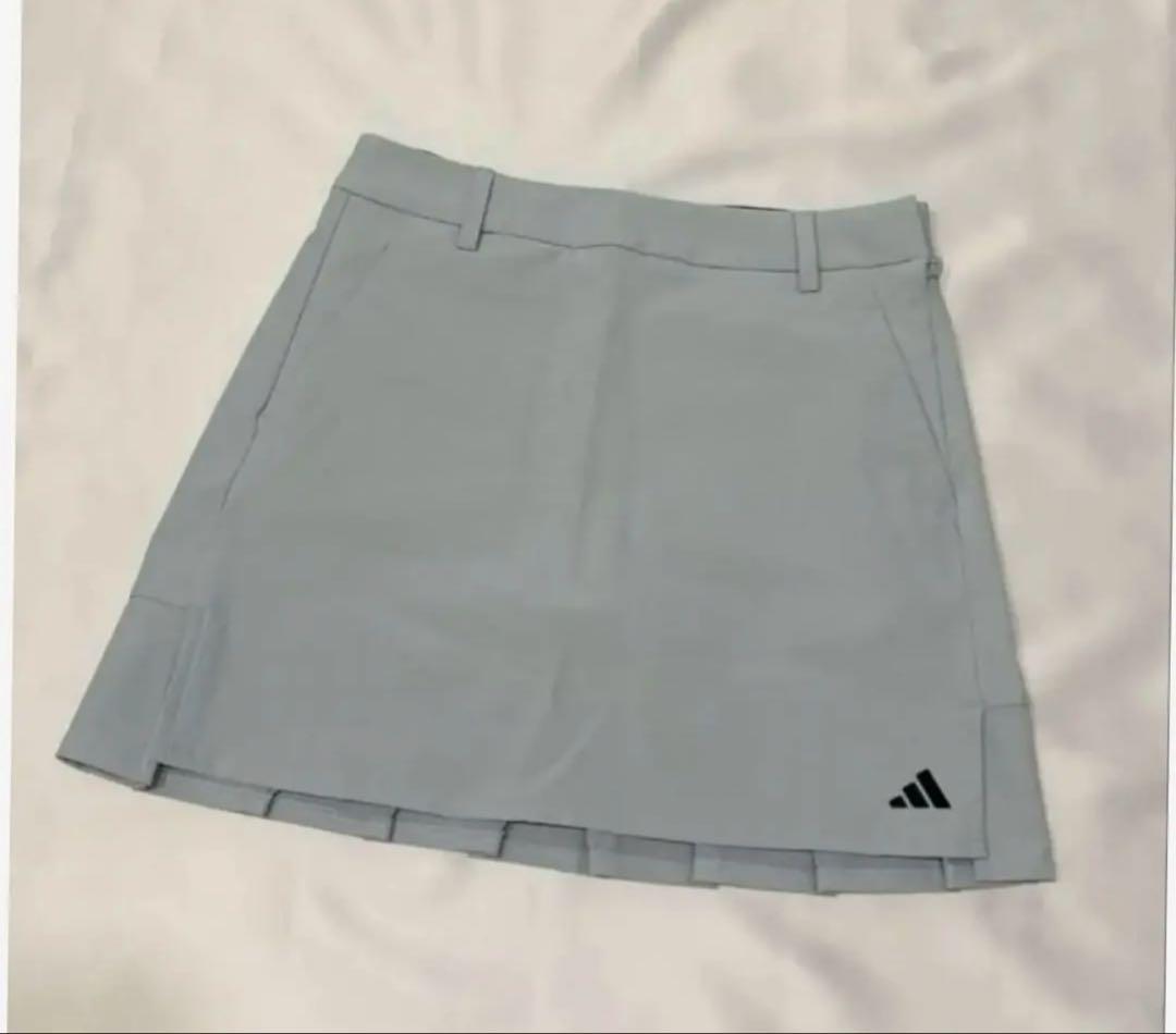 新品adidas ゴルフモックネック　WIND.DRYバックプリーツスカート