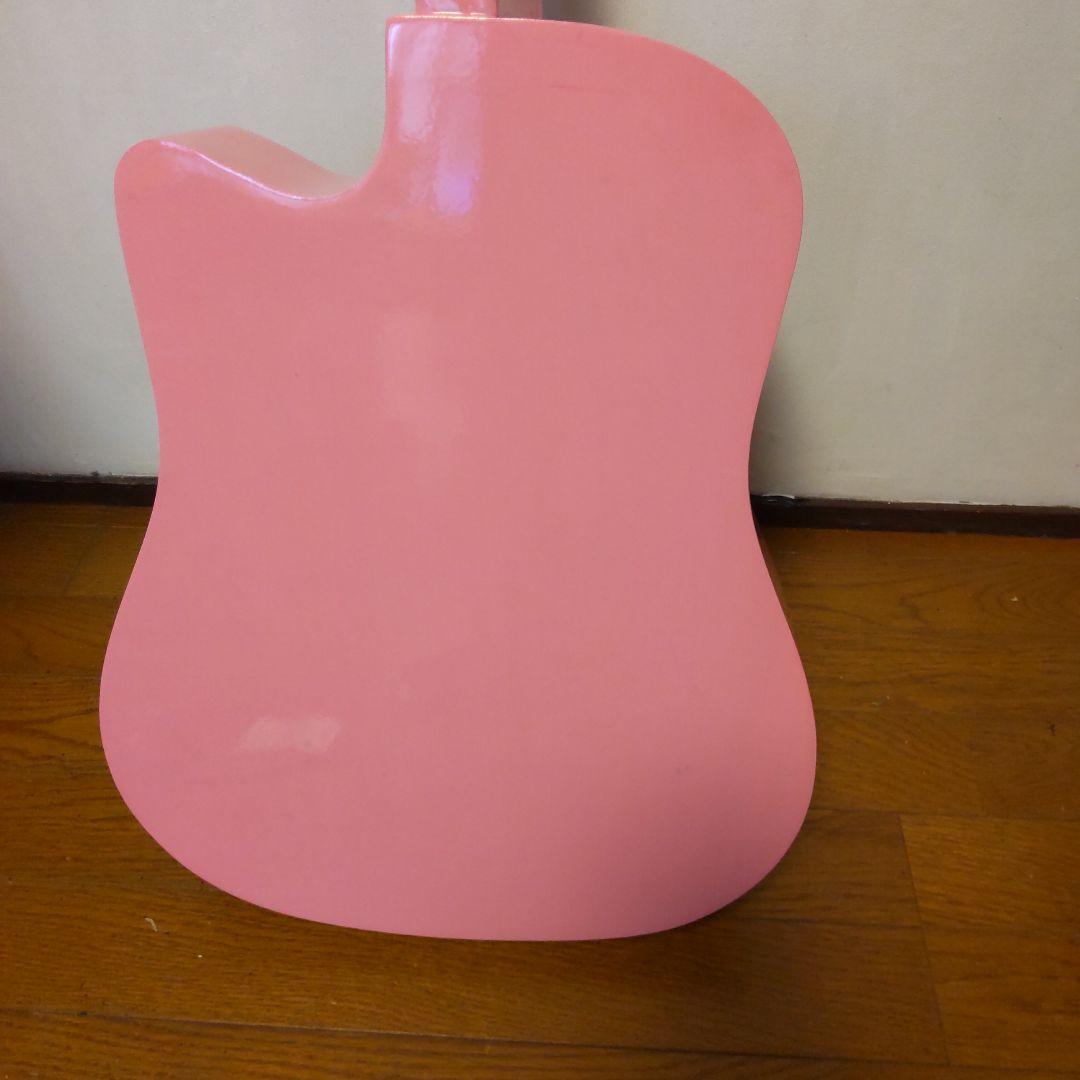 格安！可愛いピンク色！カッタウェイデザイン アコースティックギター