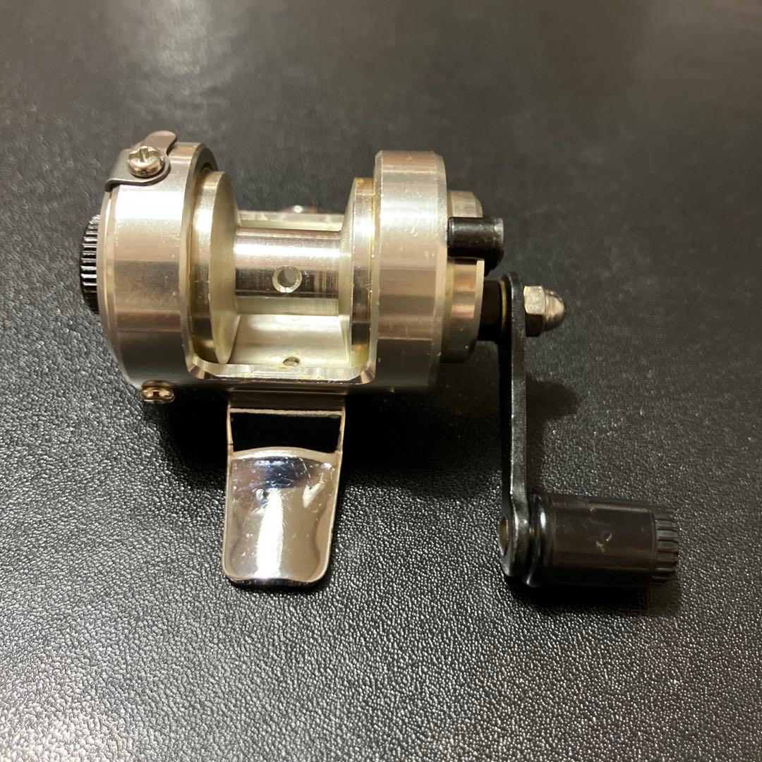【希少】超小型両軸リール RYOBI ULTRA MINI (専用袋付き)