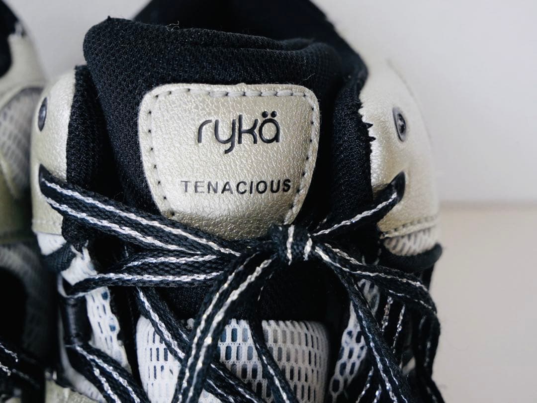 超美品【ryka TENACIOUS】ライカテナシオス24.5㎝