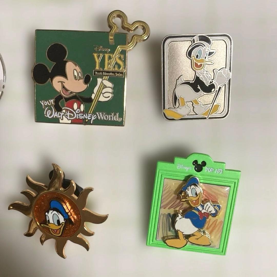 ディズニー　ピンバッジ　17点