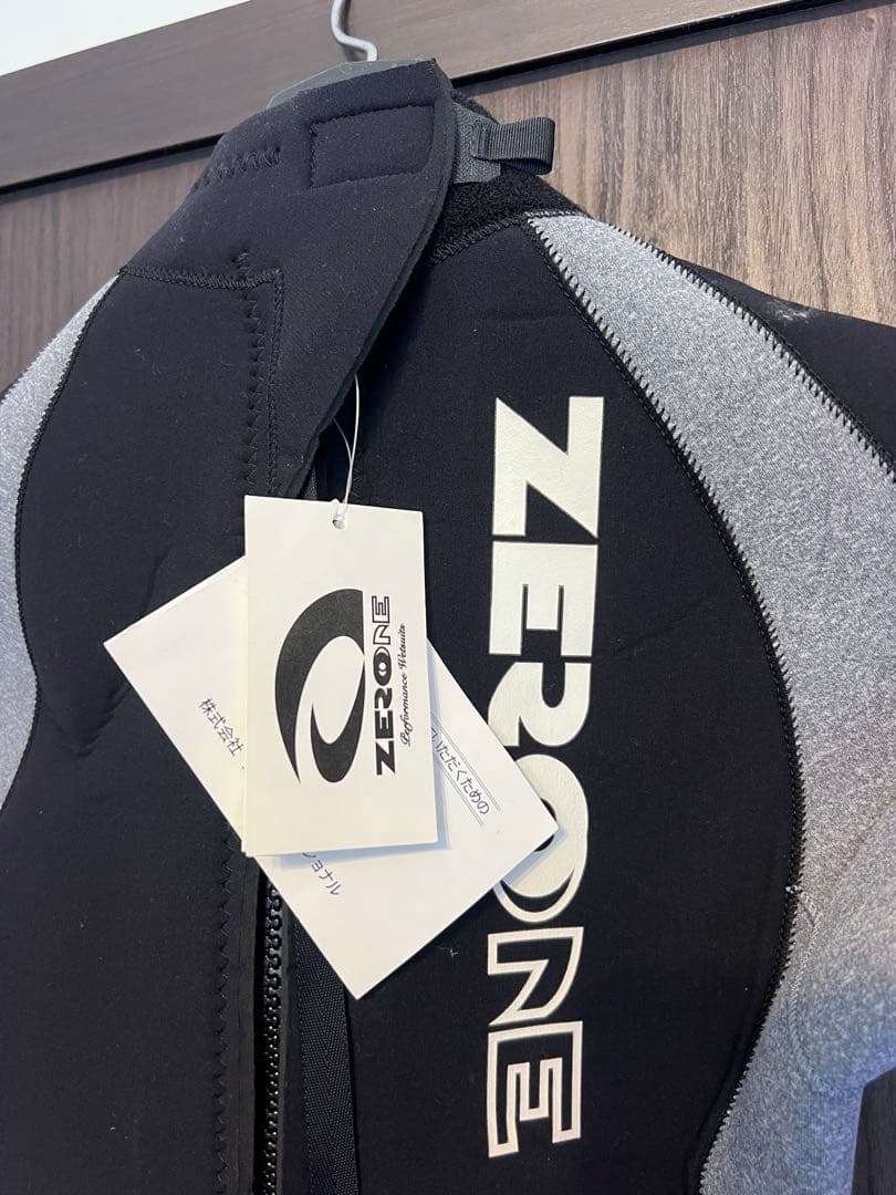 新品　ZERONE スプリングウェットスーツ