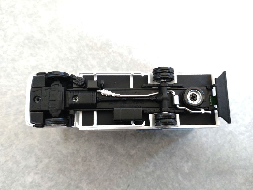【希少】トミカリミテッドヴィンテージネオ 日産アトラスアート引越センター