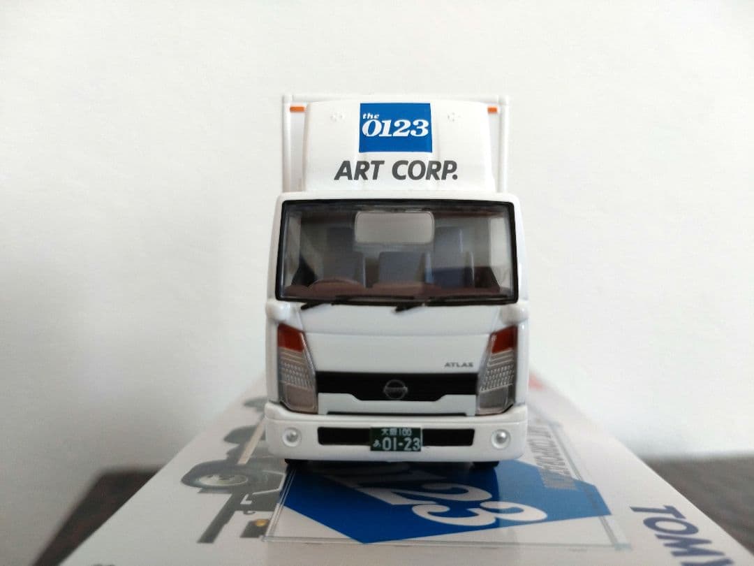 【希少】トミカリミテッドヴィンテージネオ 日産アトラスアート引越センター