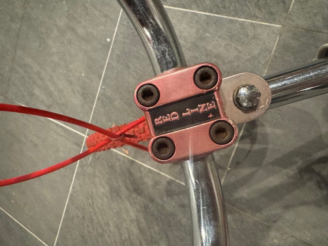BMX Red line ヴィンテージ　※タイヤ空気無し