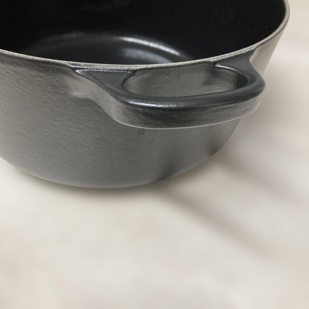 専用 LE CREUSET ル・クルーゼ 両手鍋 鉄物 22cm 蓋と本体色違い