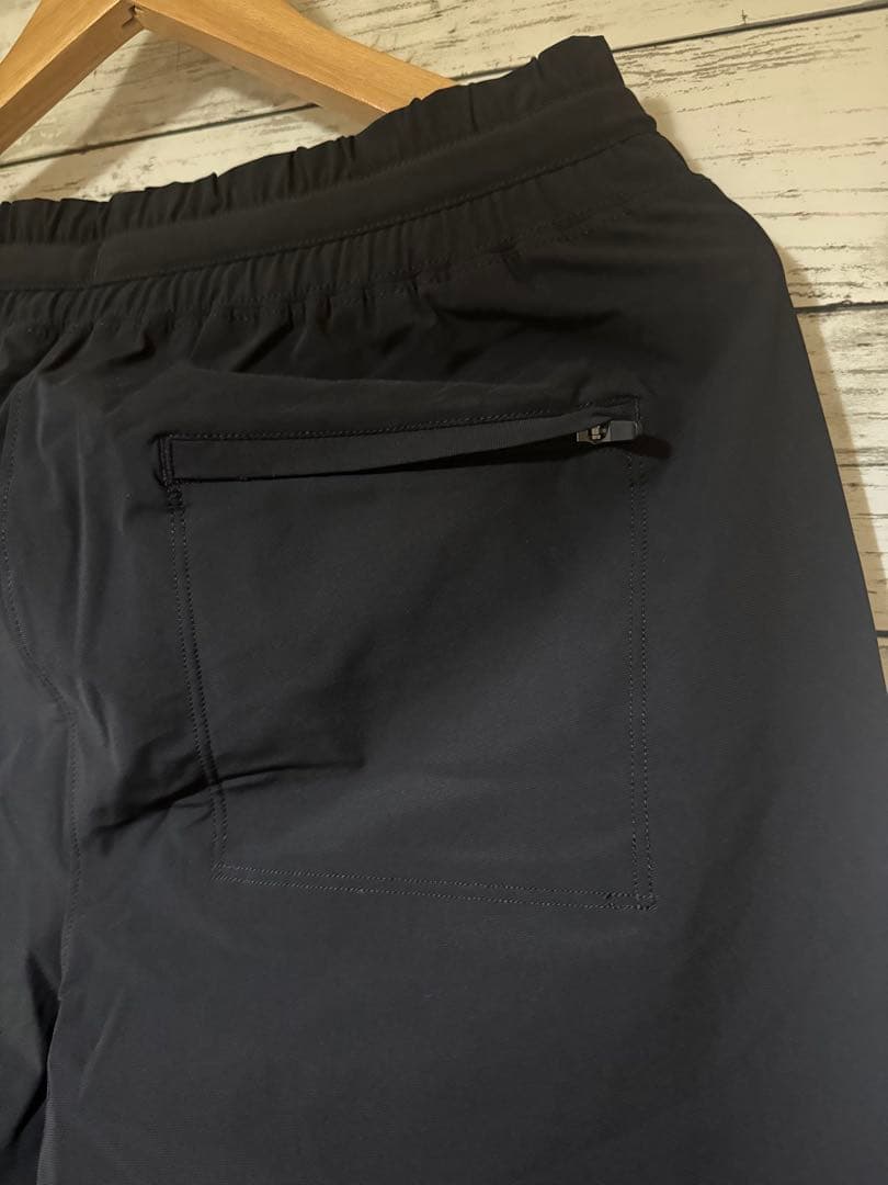 日本未入荷‼️Vuoriトレーニングパンツ