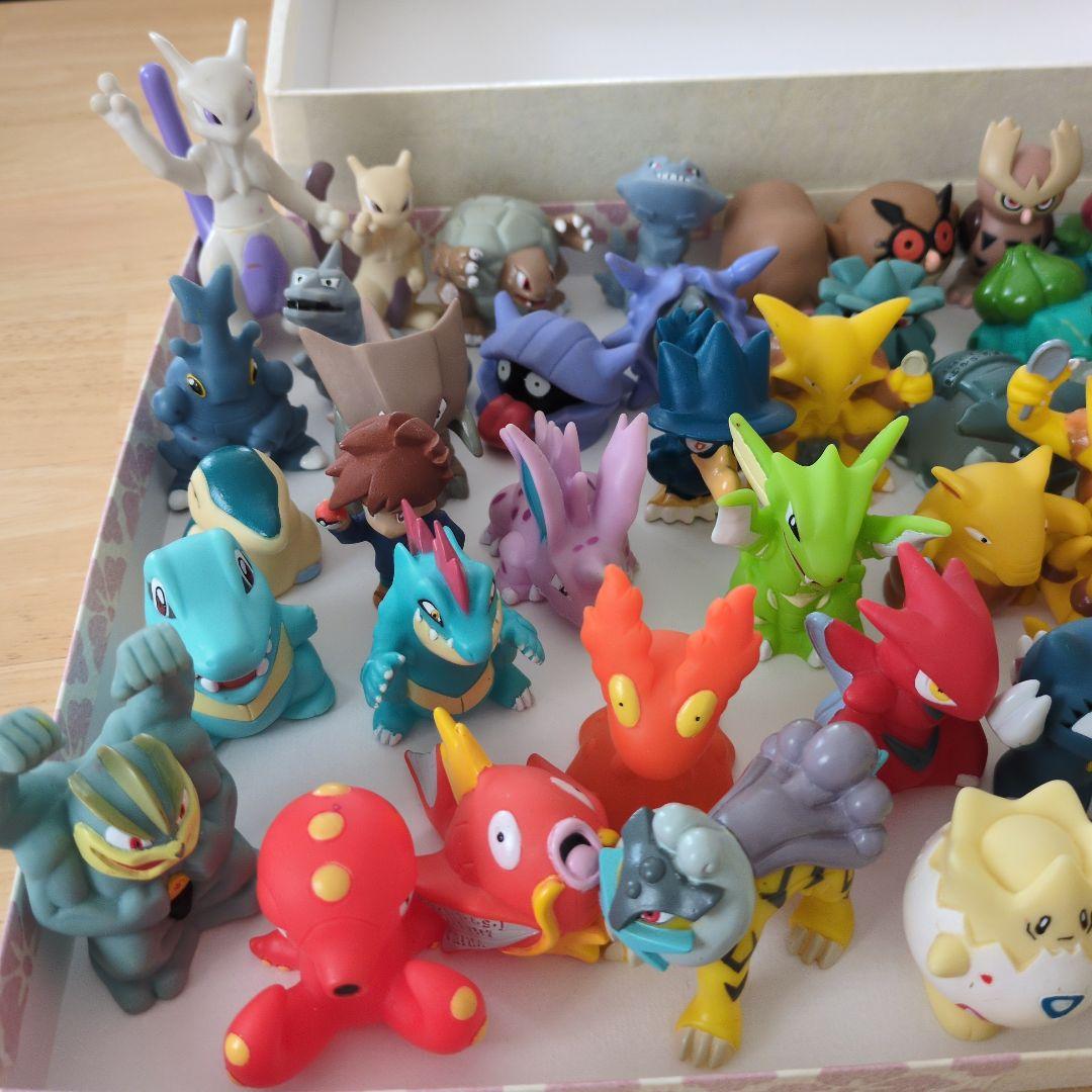 ポケモン フィギュア 　指人形セット 56個＋ミュウツーフィギュア　平成