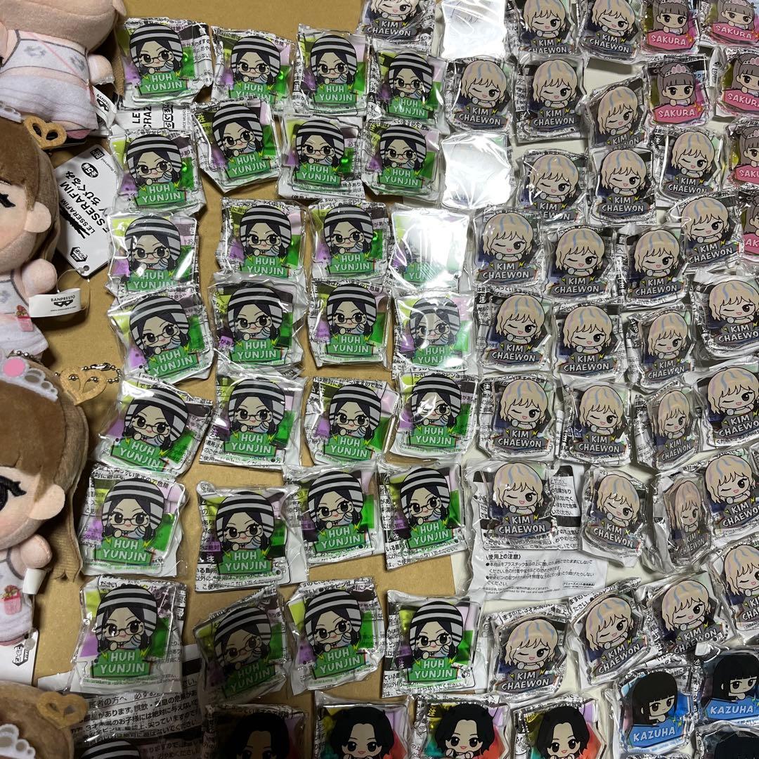 157個 LE SSERAFIM ルセラフィム ちびぐるみ アクリルバッジ