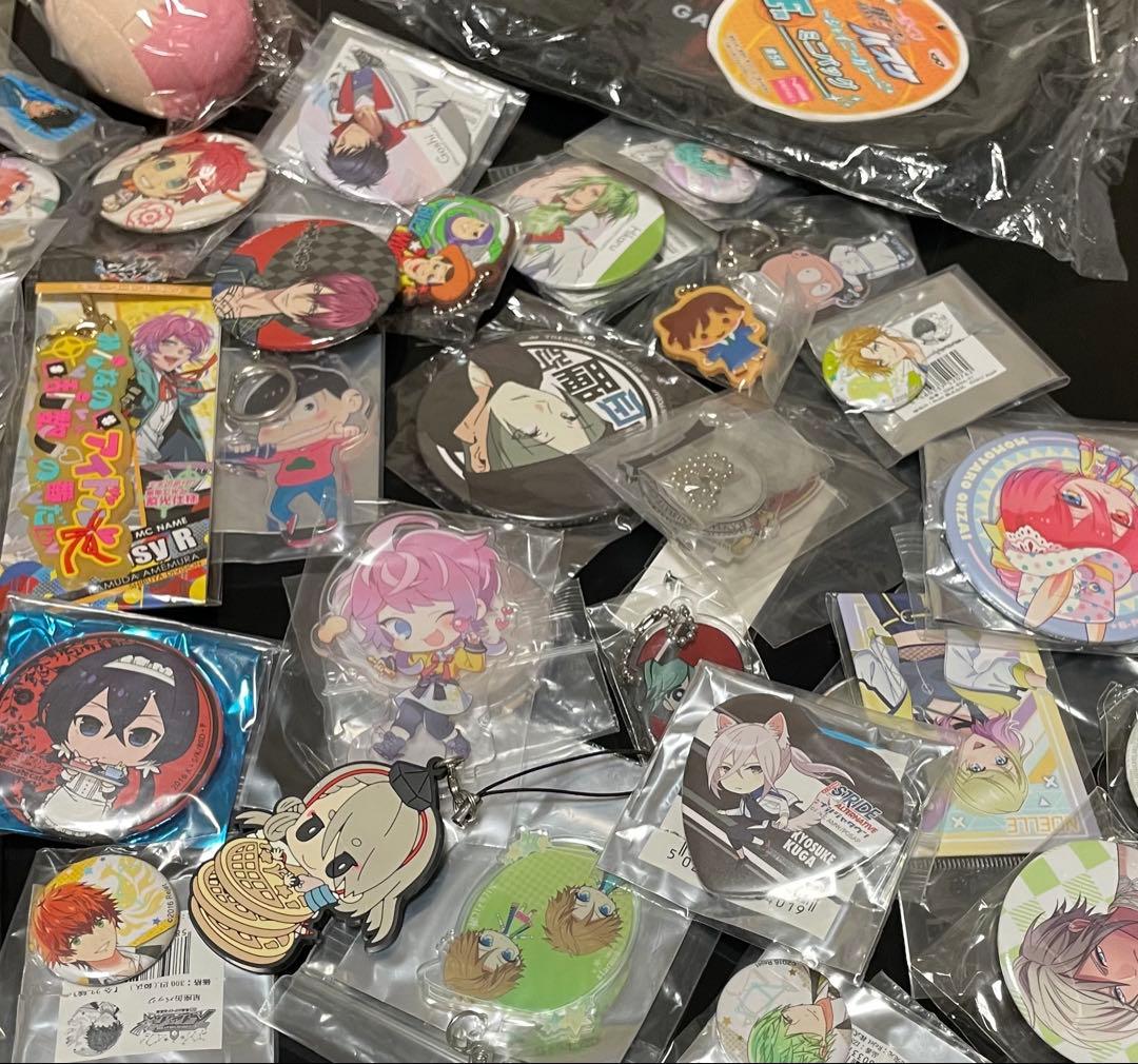 ⑧アニメグッズ 大量 まとめ売り 60点 缶バッジ アクキー