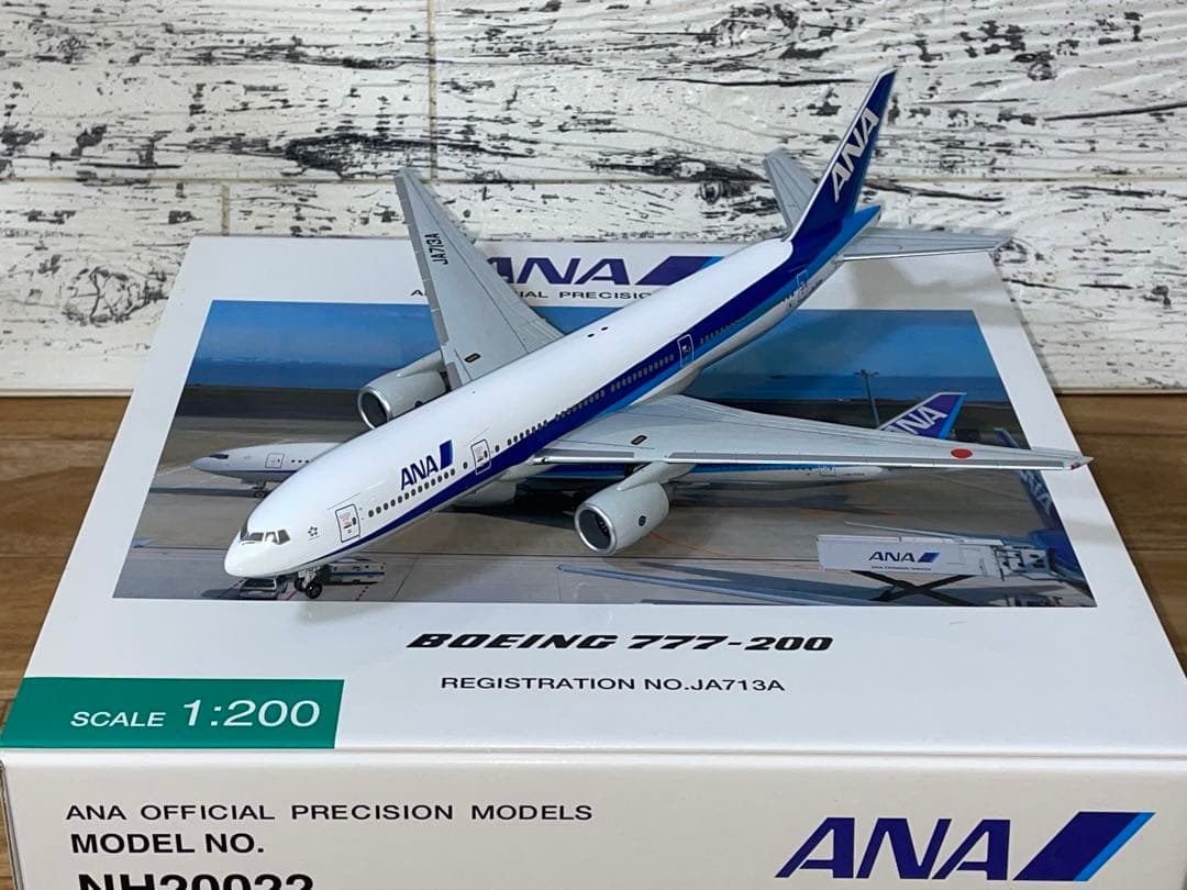 [新品]全日空商事 1/200 B777-200 JA713A 完成品モデル