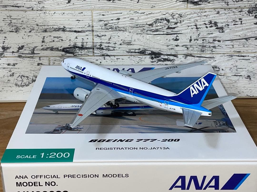 [新品]全日空商事 1/200 B777-200 JA713A 完成品モデル