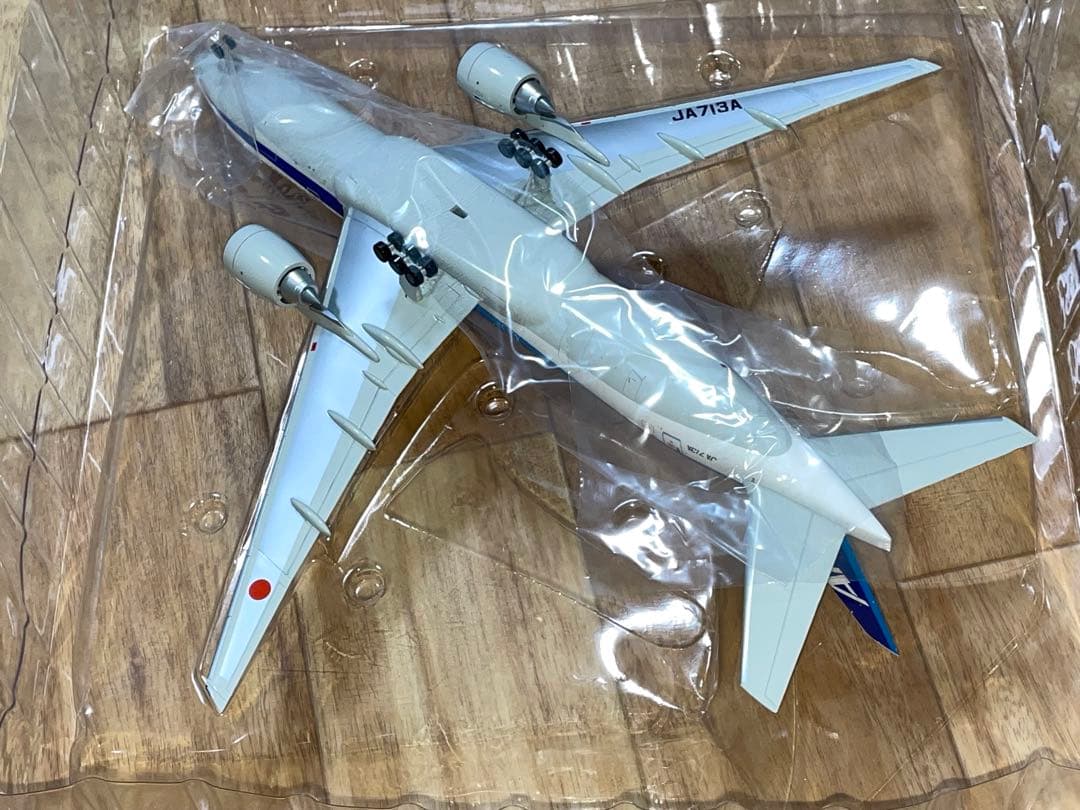 [新品]全日空商事 1/200 B777-200 JA713A 完成品モデル