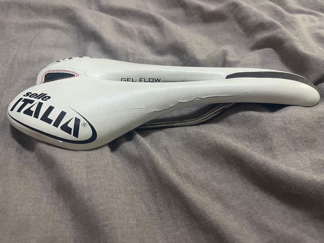selle Italia　SLR GEL FLOW Team Edition