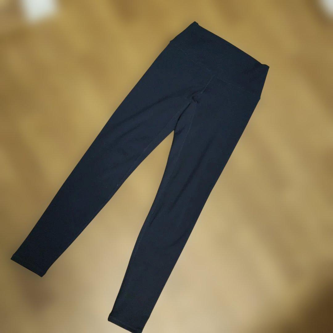 SUKLA.タンクトップ、レギンスセット、