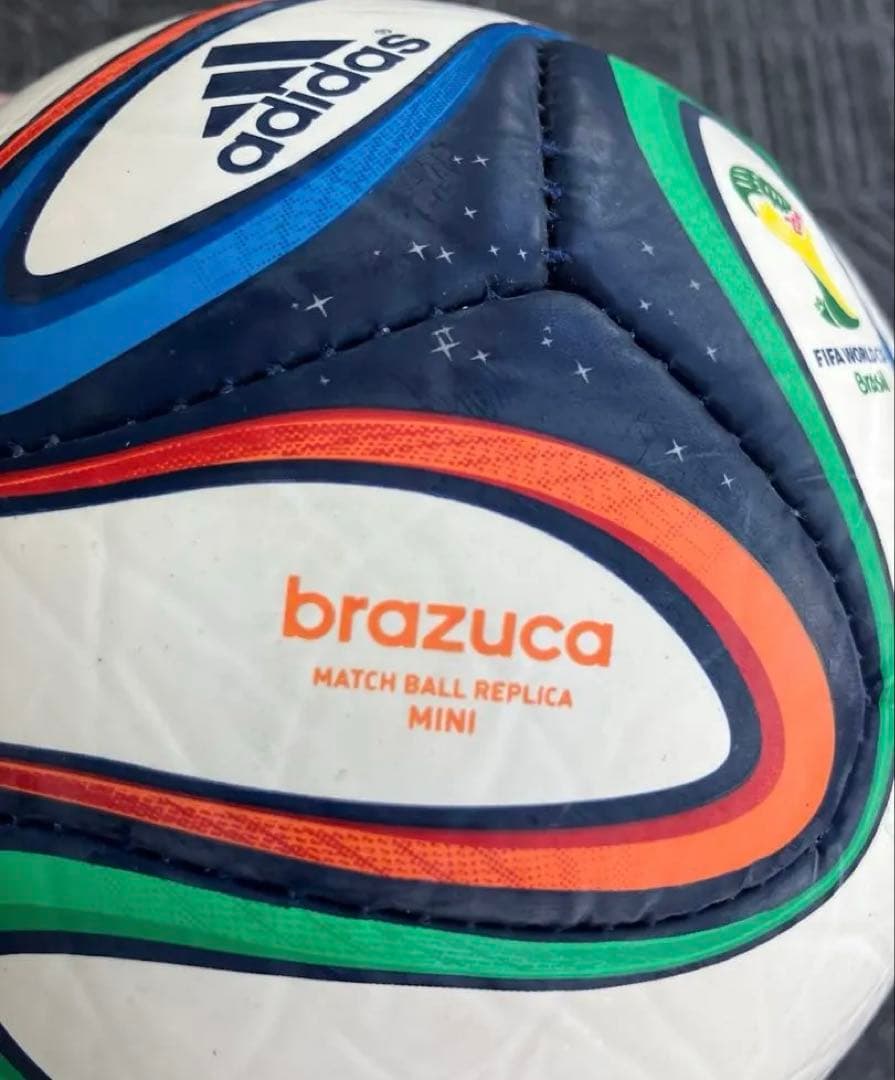 adidas brazuca ミニレプリカ ボール 2014