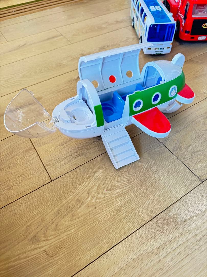 男の子おもちゃミニカーなど