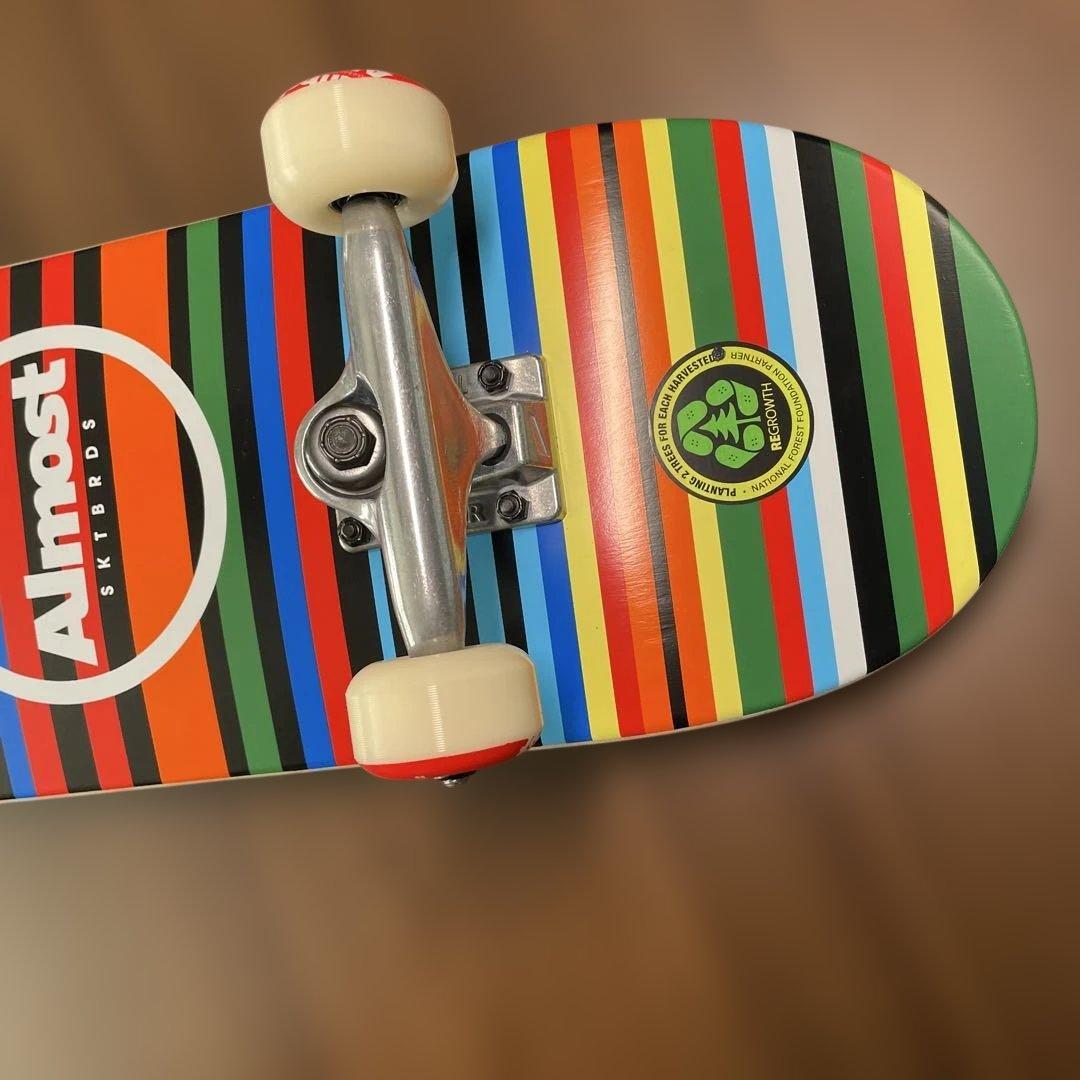 新品　Almost ストライプデザイン スケートボード