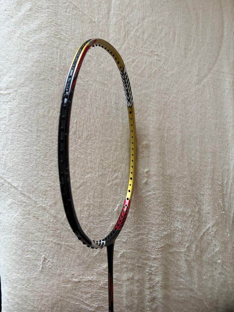 『レア』YONEX VOLTRIC LD FORCE リンダンフォース　4U5