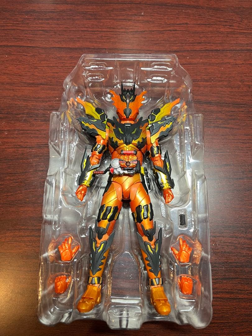 S.H.Figuarts 仮面ライダー クローズ マグマ