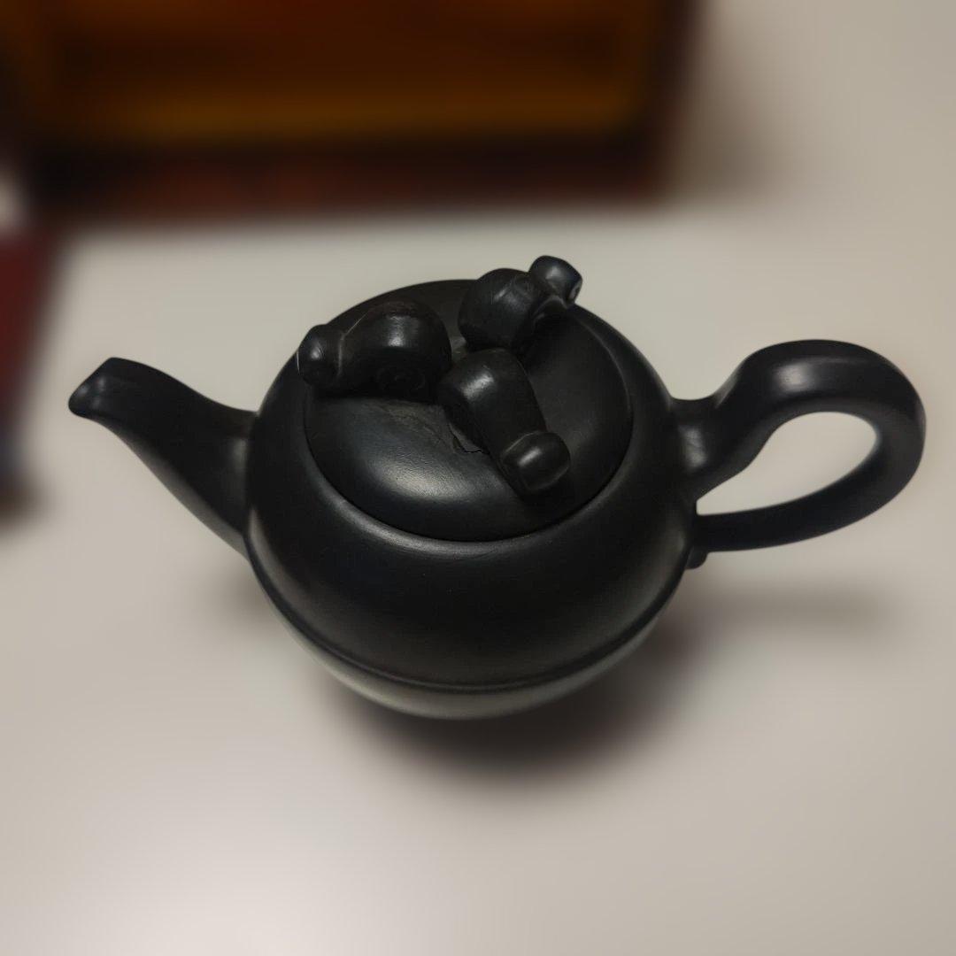 動物頭部 急須 黒色 黒泥製　朱泥　紫砂壺