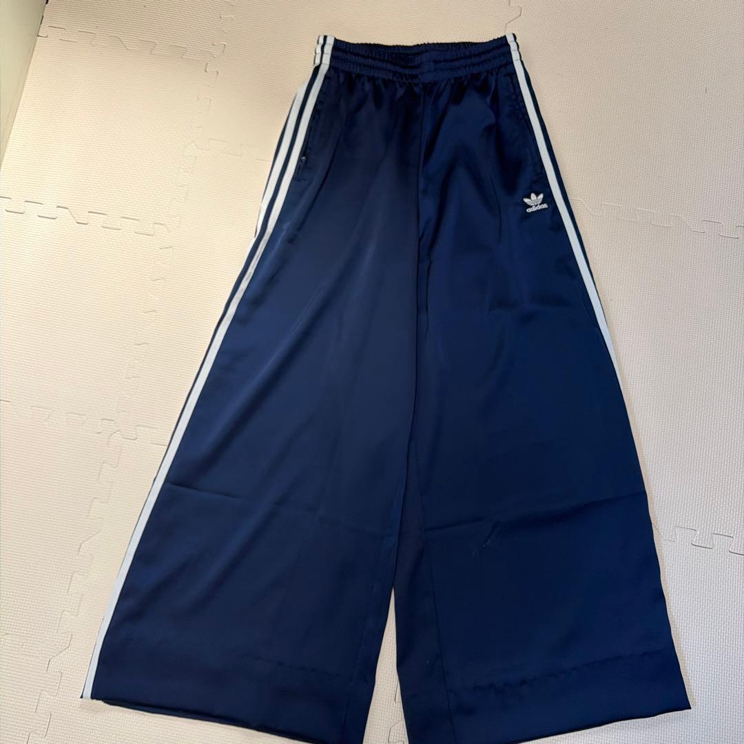 《値下げ》adidas ネイビー ジャージ　トラックパンツ M