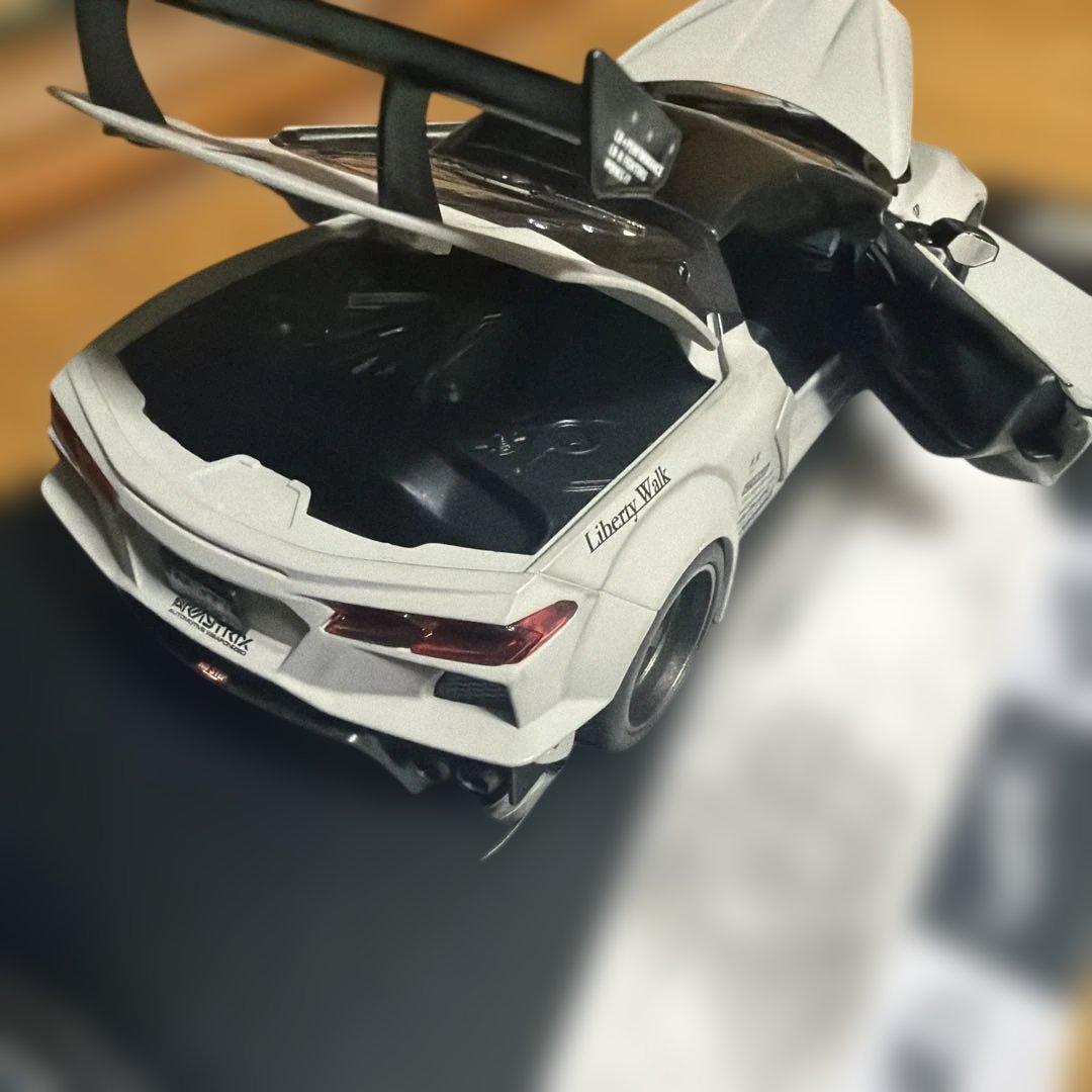 ミニカー Liberty Walk Corvette C8 jadatoys 1/24
