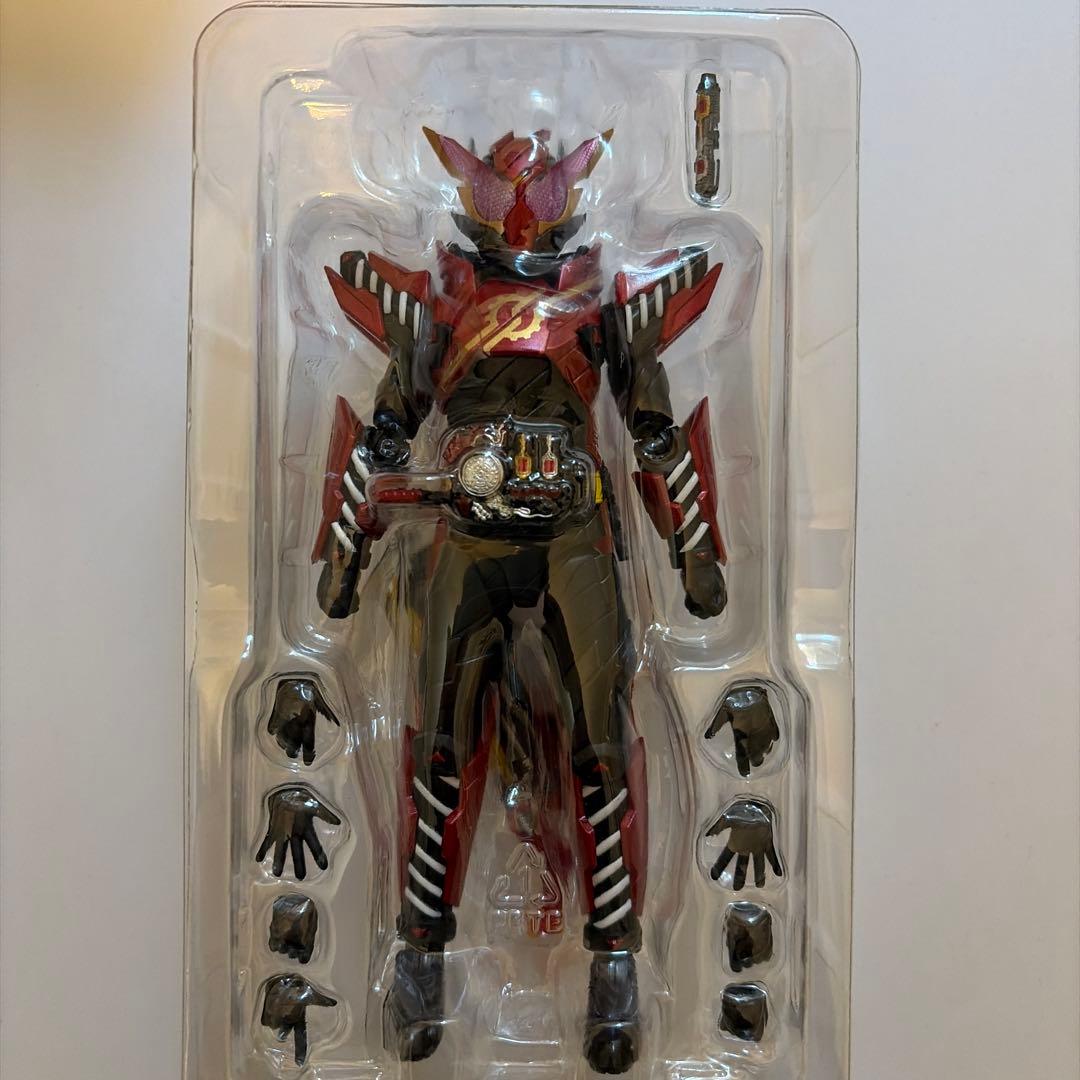 S.H.Figuarts 仮面ライダービルド ラビットラビットフォーム