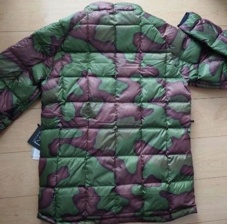 新品　バートン　INSULATOR DOWN ダウンジャケット L 迷彩