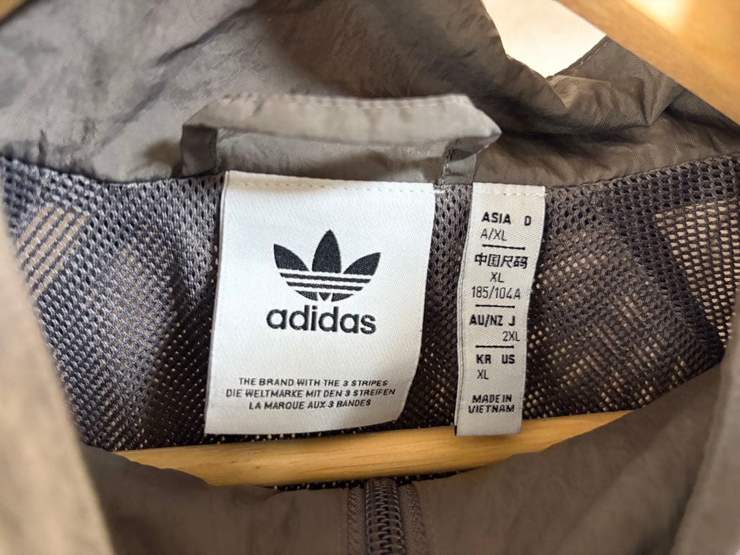 国内タグ付 adidas レアル・マドリード 2XL ナイロンジャケット 上下