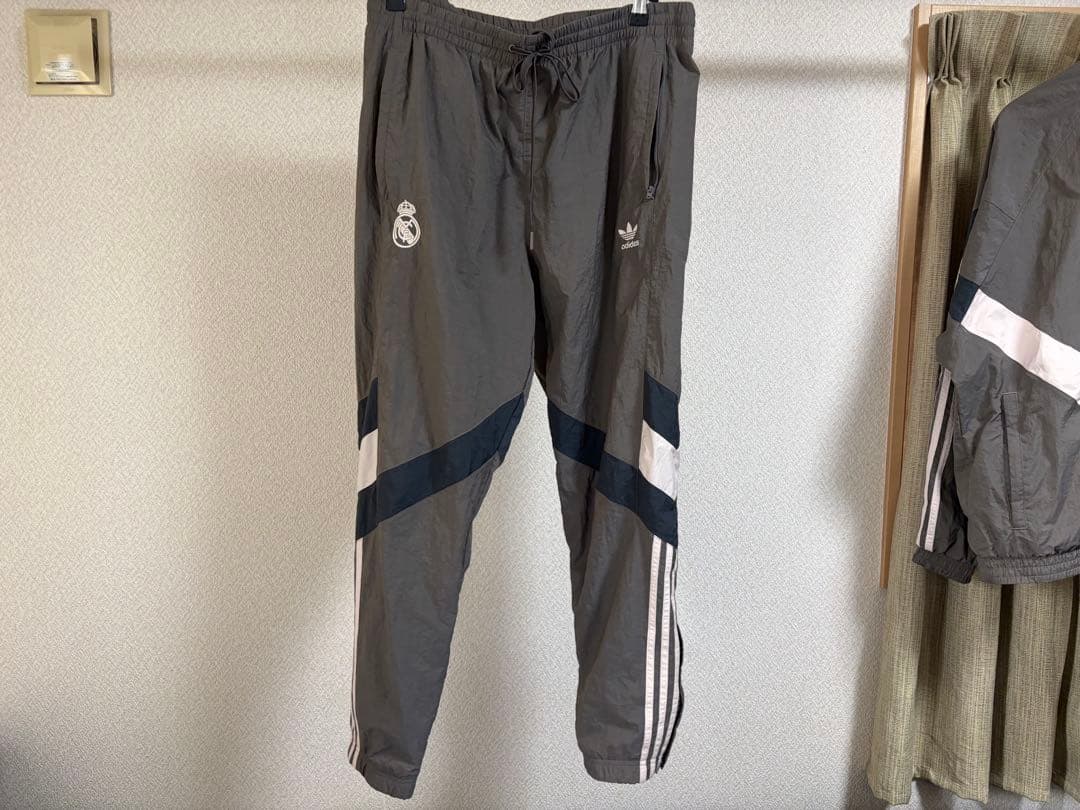 国内タグ付 adidas レアル・マドリード 2XL ナイロンジャケット 上下