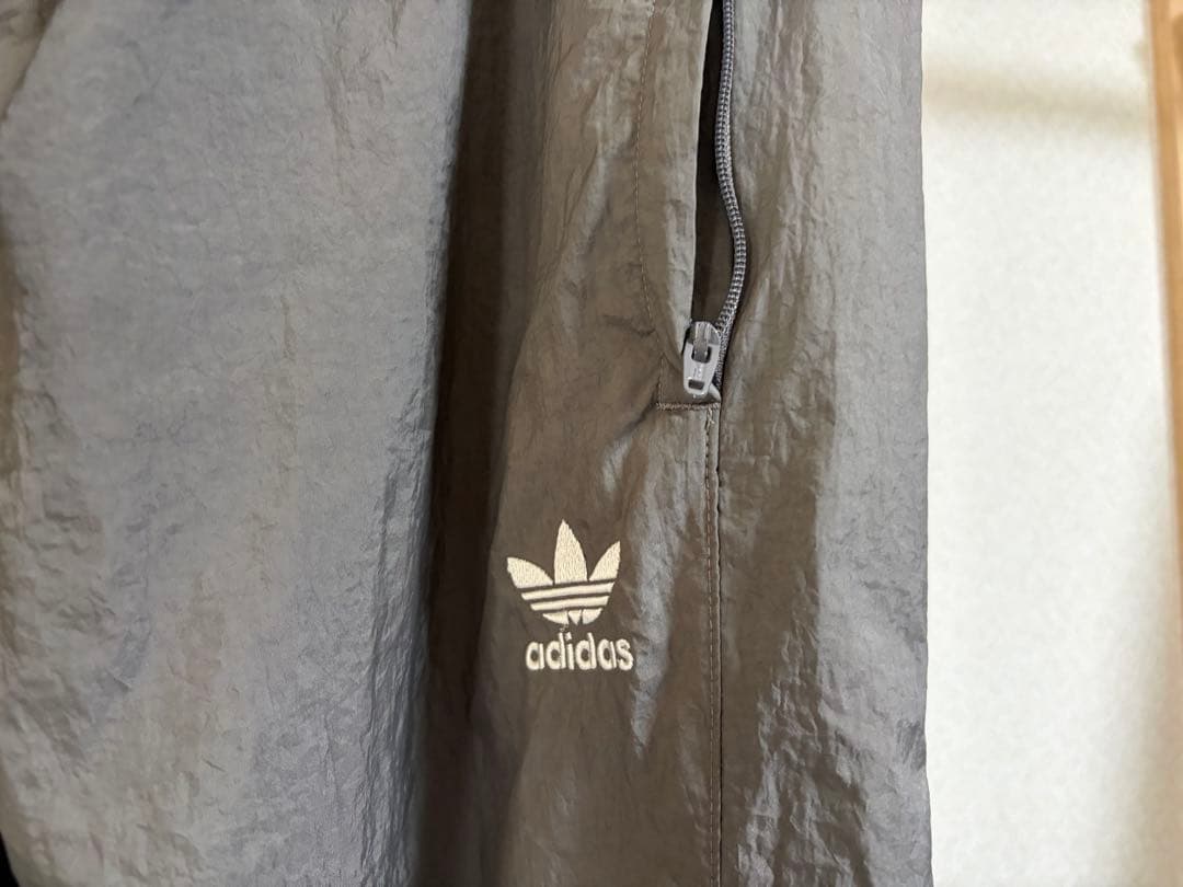 国内タグ付 adidas レアル・マドリード 2XL ナイロンジャケット 上下