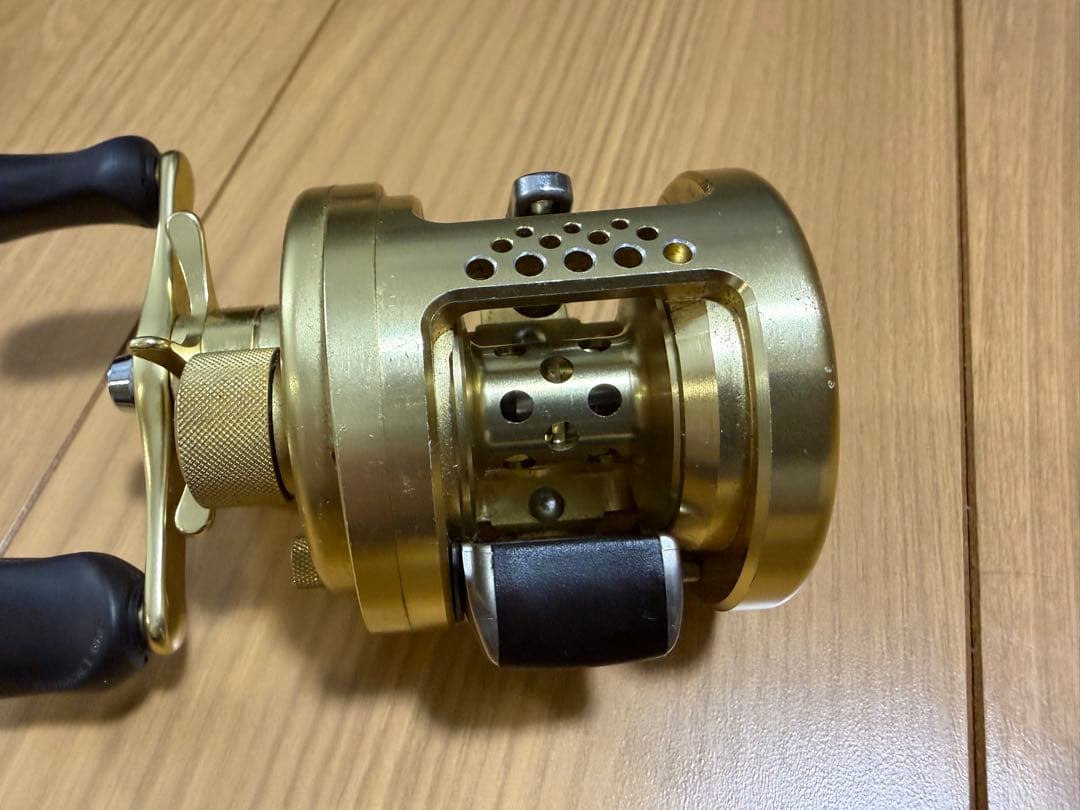 リール SHIMANO CALCUTTACONQUEST 101
