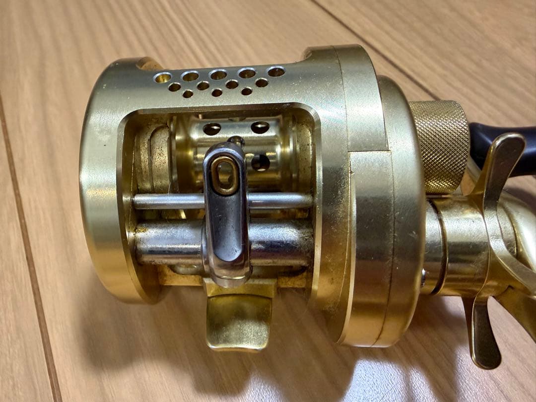 リール SHIMANO CALCUTTACONQUEST 101
