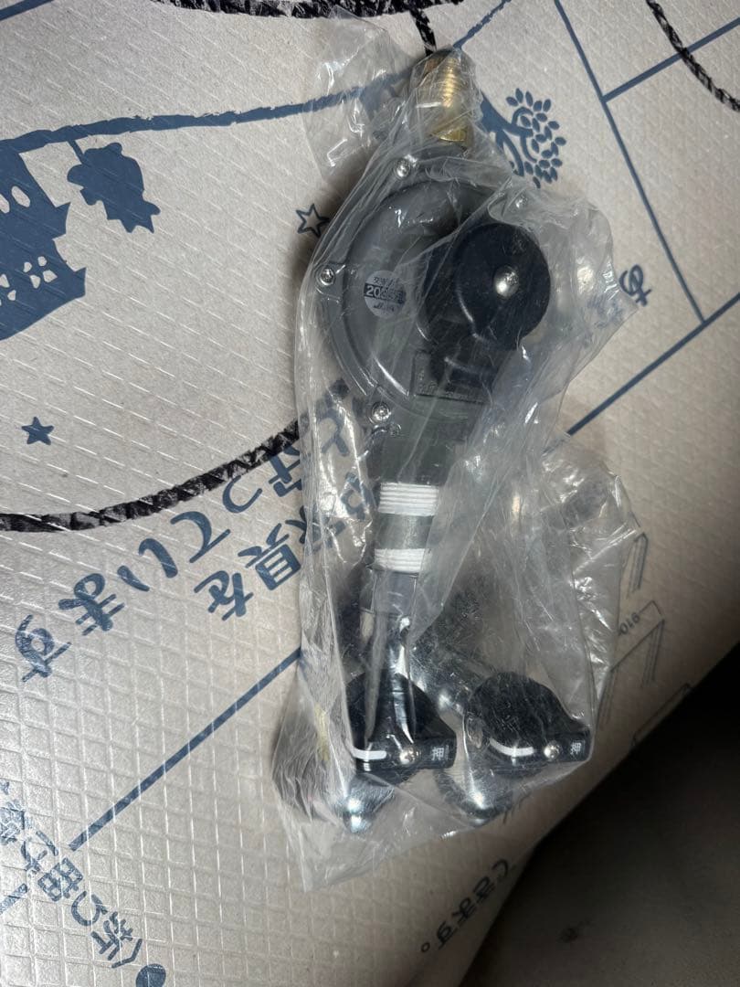 キャンプ　屋台　キャンピングカーにプロパンガス　調整器　期限2035年