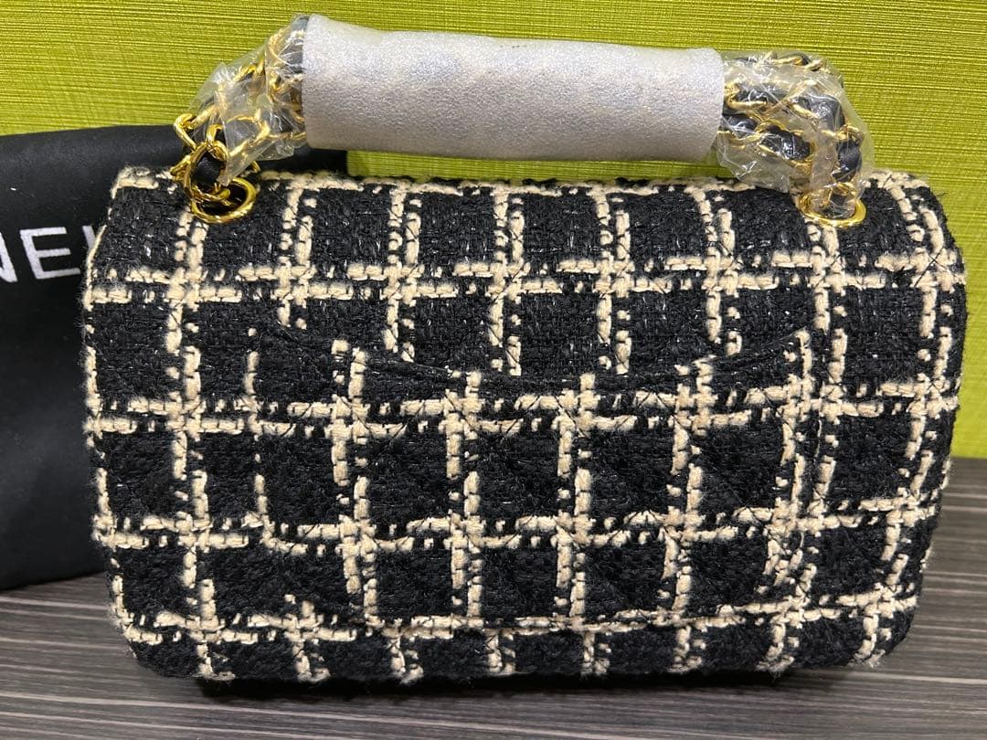 CHANEL ノベルティ ツイードバッグ 黒・ベージュ