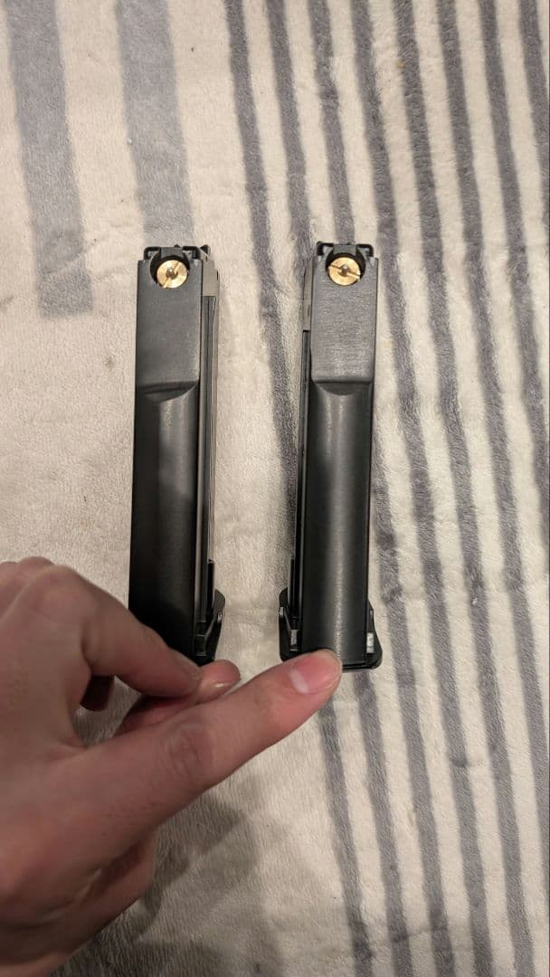 ファイブセブンピストル　CO2　Five-Seven マルシン 予備マガジン付き