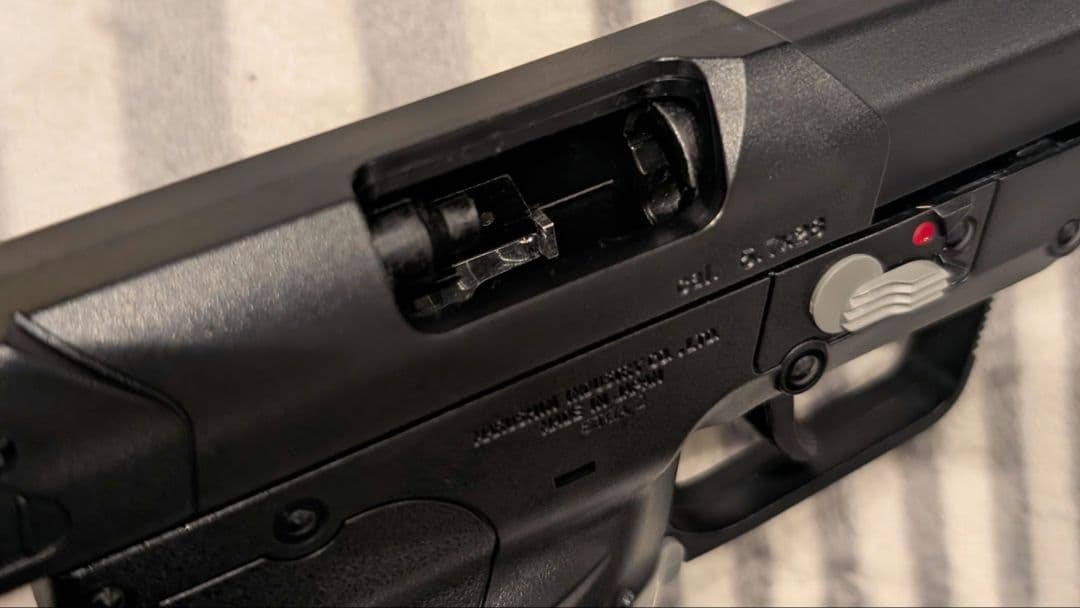 ファイブセブンピストル　CO2　Five-Seven マルシン 予備マガジン付き