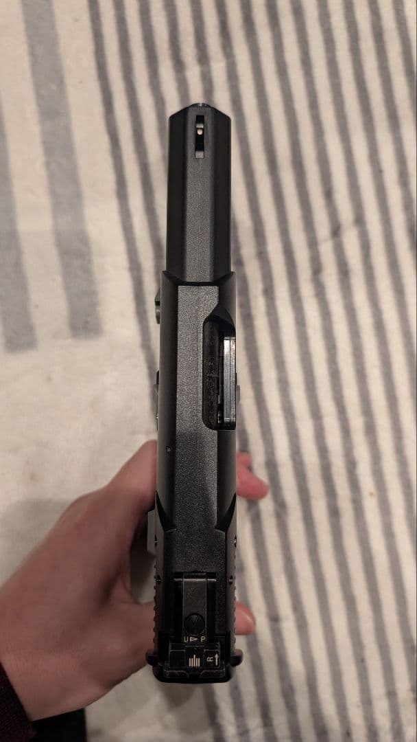 ファイブセブンピストル　CO2　Five-Seven マルシン 予備マガジン付き