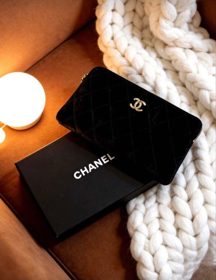 CHANEL ベルベット クラッチバッグ